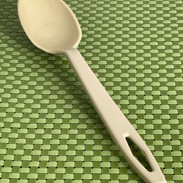 Taylor Made Products Almond Nylon Solid Spoon USA Kitchenware B56WU