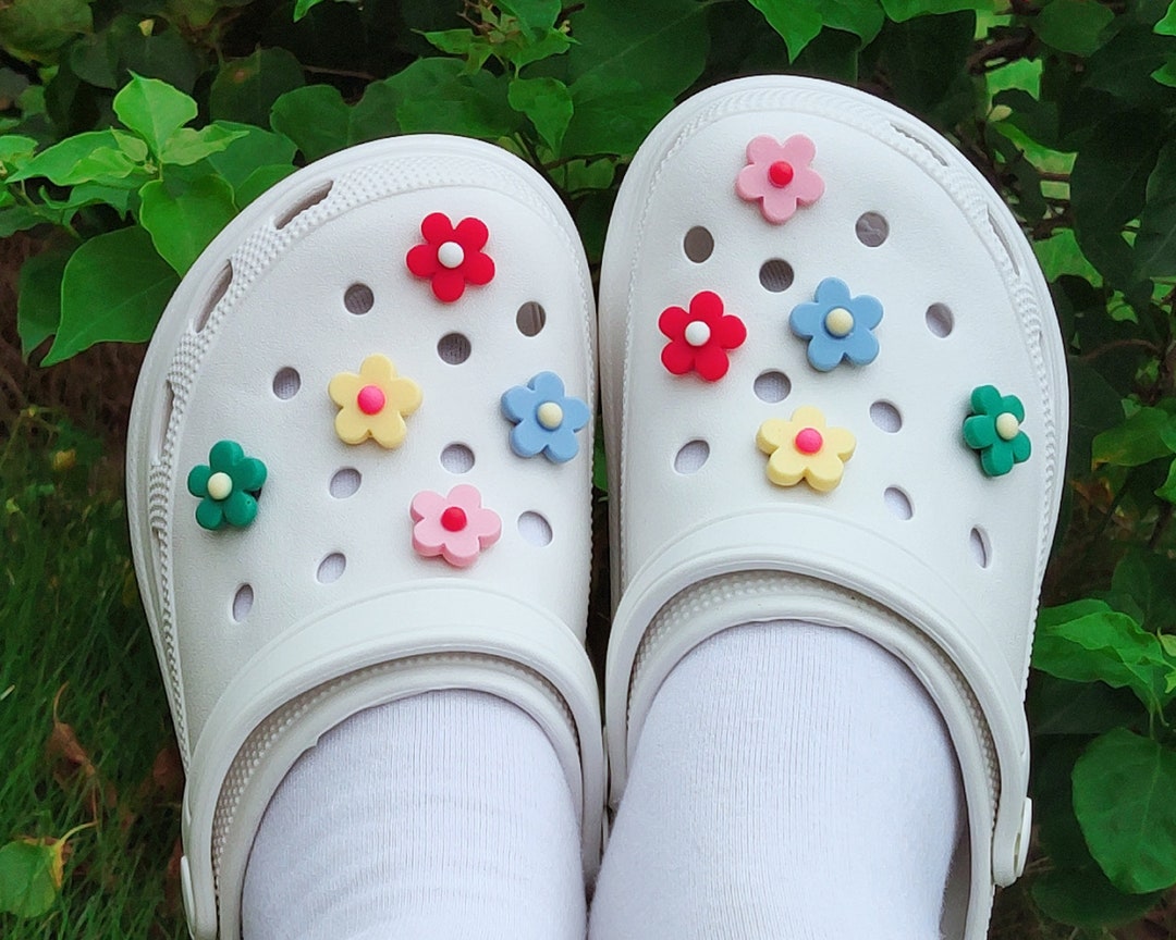 14pcs/set Acrylic Material Perforated Flower & Daisy Bow Shoe Charms