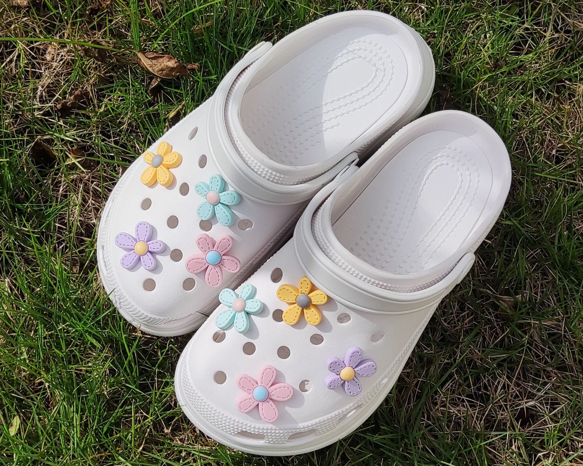 Set of 8 Pcs Flowers Crocs Charmscolourful Daisy Cartoon Shoe 