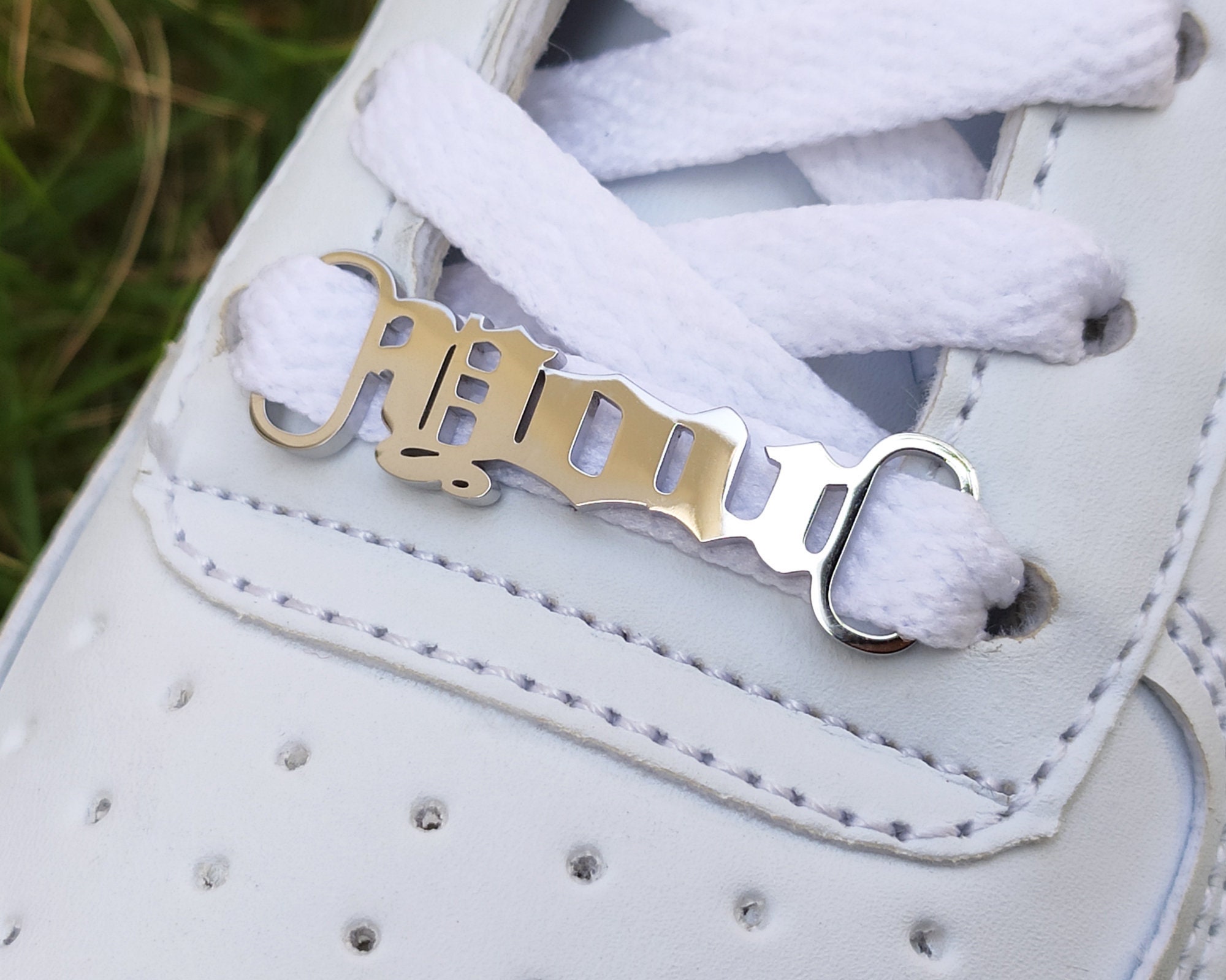 shoelace buckle nike