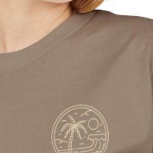 Camiseta vintage con estampado de olas de playa, camiseta gráfica cristiana, camiseta veraniega con temática religiosa, camiseta inspiradora costera, camiseta extragrande imagen 2