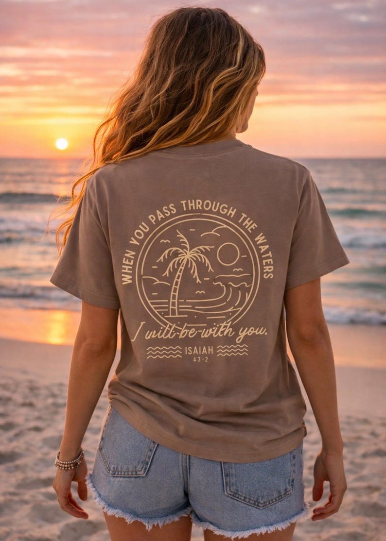 Camiseta vintage con estampado de olas de playa, camiseta gráfica cristiana, camiseta veraniega con temática religiosa, camiseta inspiradora costera, camiseta extragrande imagen 1