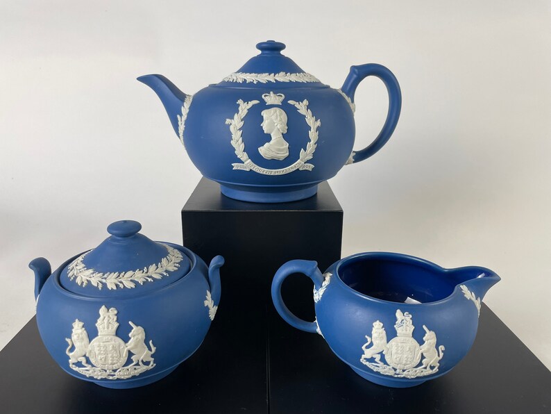 WEDGWOOD Royal Blue Jasperware 1953 Coronation QEII Teapot Etsy