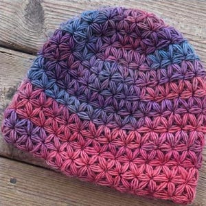 アジサイのビーニーかぎ針編みパターン：21ページにわたる初心者向けマスタークラス｜ステップバイステップの写真、ビデオチュートリアル、1対1のサポート｜PDFダウンロード 画像 15