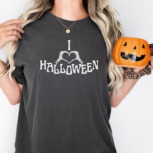I Love Halloween T-Shirt, Halloween Shirt, Skeleton Heart Shape Shirt, Halloween Lovers T Shirt