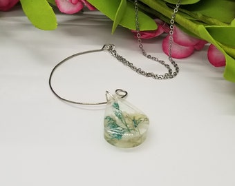 Real Flower Teardrop Resin Pendant, Blue & White Flower Resin Necklace, Resin and Flower Pendant, Organic Necklace, Real Flower Necklace