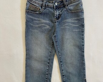 Girls Size 8 Vintage Y2K Zana Di Capri Jeans Pedal Pushers Medium Wash Denim Stretchy Skinny Whiskering Embroidered Cyber 2000s