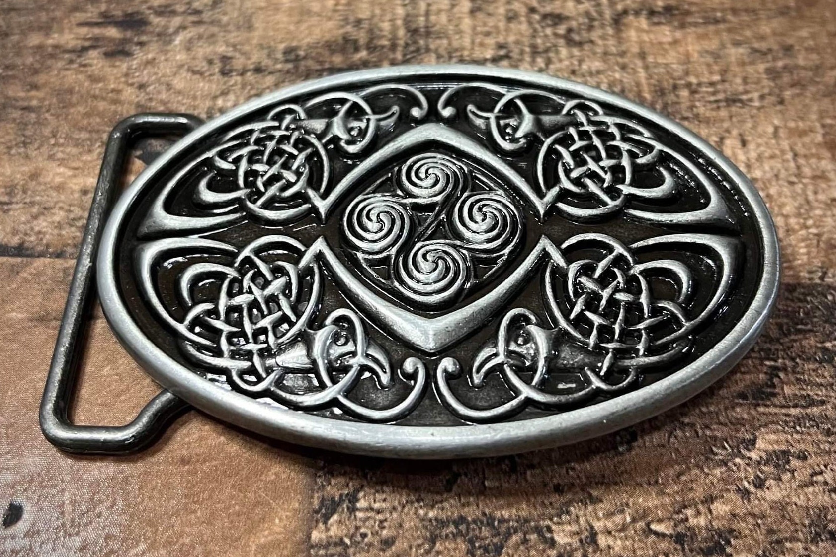 HAQUIL Viking Celtic Nodic Women Men Buckle Clasp Clothes