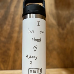 YETI Ramblers avec une note manuscrite personnalisée pour enfants gravée