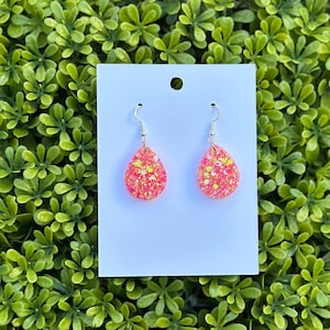 Earrings, Sparkly Earrings, Glitter Earrings, Confetti Earrings, Resin Earrings, Trendy, Resin Dangles, Tear drop Shaped Dangle Earrings