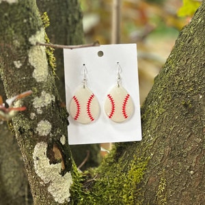 Baseball Earrings, Dangle Baseball Earring, Baseball Accessories, Baseball Gift, Baseball Jewelry, Sports Earrings, Baseball dangle earrings