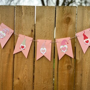 Valentines Day Banner, Gnome heart Banner, Gnome garland, Gnome Décor, Heart garland, Valentine&#39;s Day decoration, love décor