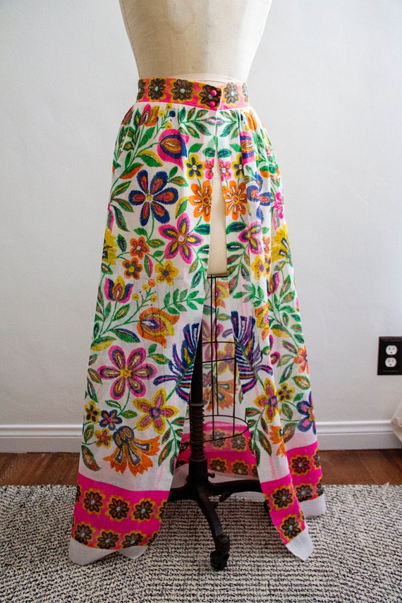 Vintage Floral Handmade Pleated Sheet Skirt, Bathi