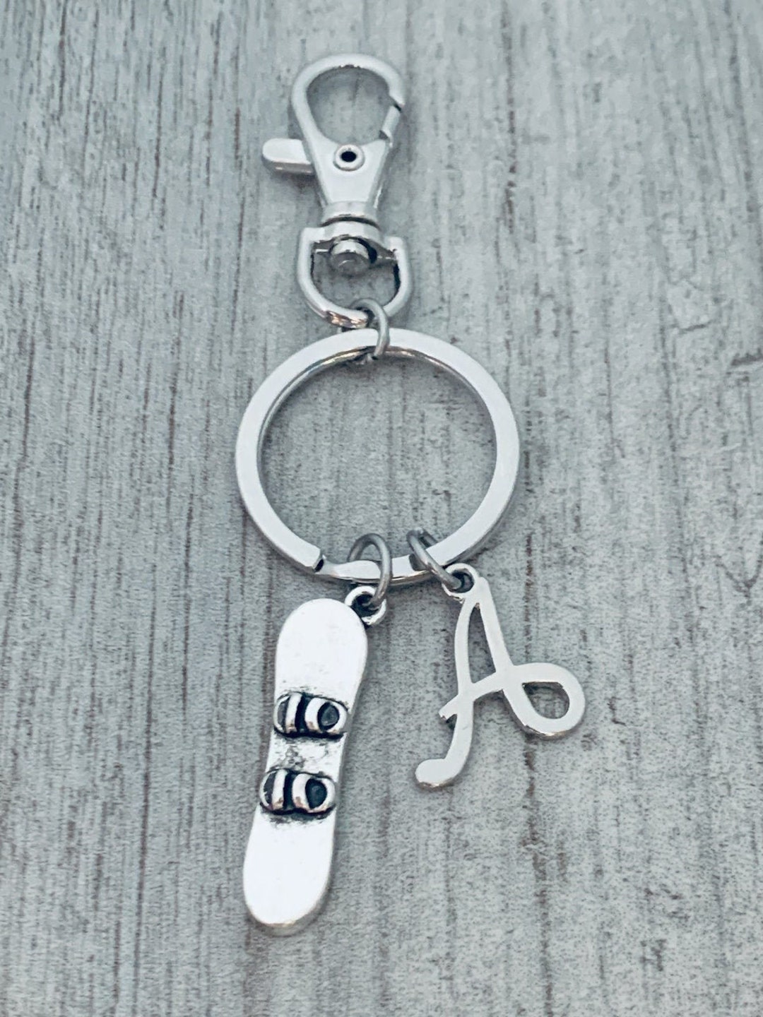 Personalized Snowboard Charm Keychain, Unisex Snowboarding Jewelry