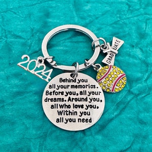 Softball Graduation Keychain Girls 2024 Behind You All Your Memories Before You All Your Dreams Grad Jewelry Senior Gift High School