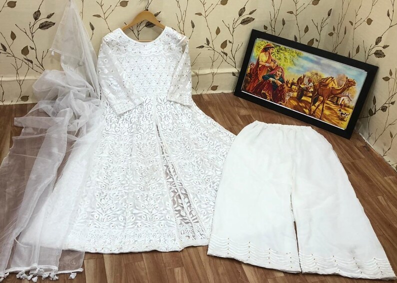 le de mainu soniya sharara