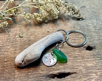 Driftwood keychain, green beach glass, sea glass, Genuine surf tossed. Fun Lake Michigan gifts.