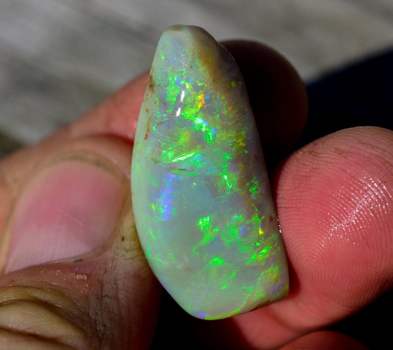 Australian Opal rough gemstone 39.00 carat semi black | Etsy