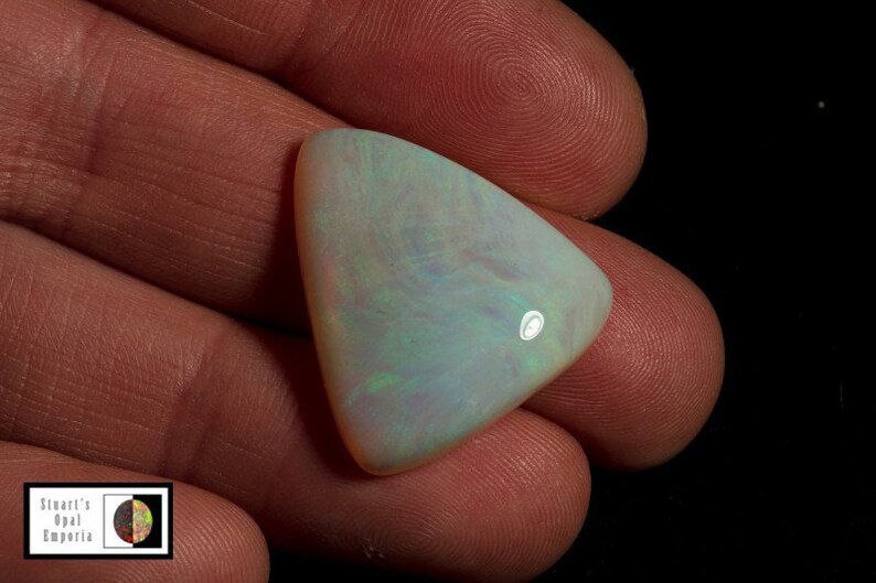 Australian Opal gemstone 23.95 carat Lambina free form Opal