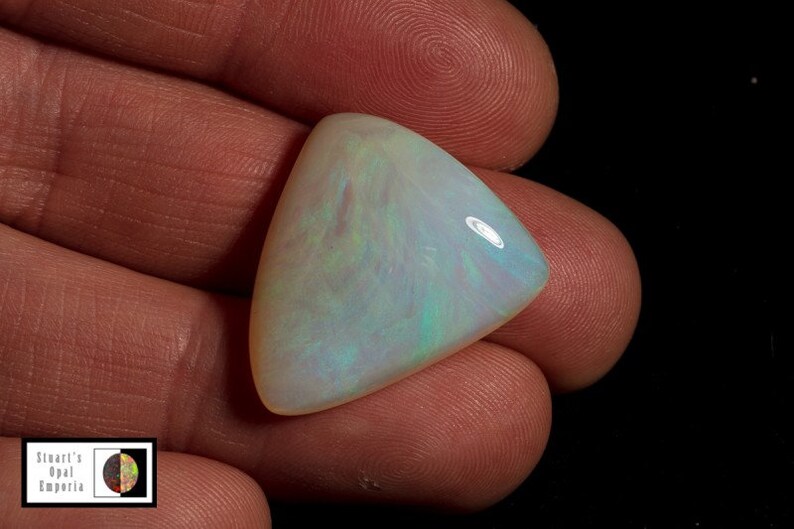 Australian Opal gemstone 23.95 carat Lambina free form Opal