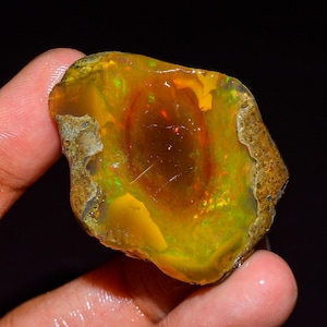 Opal Rough Gemstone, Natural Crystal Opal Rough, Welo Fire Opal, Flashy Fire Specimens Ethiopian Oil Opal Raw, Oil Opal Rough 96 Ct L-1103