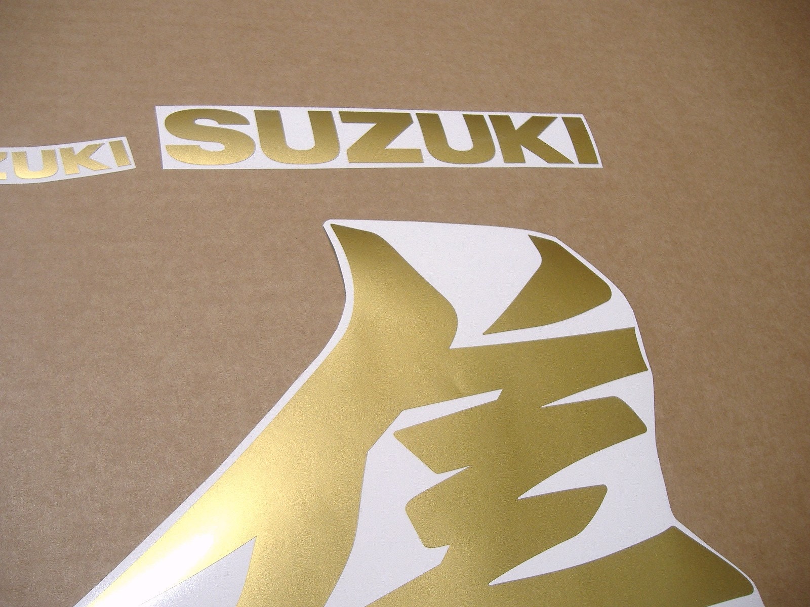 HAYABUSA（EJ11A）アクセントカウル　ゴールド HAYABUSA（EJ11A）-since 2021- - バイクの系譜