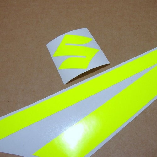 Suzuki GSXR 600 2004 custom neon yellow fluo fluorescent replacement decals stickers shops reproduction graphics restoration adesivi pegatinas k5