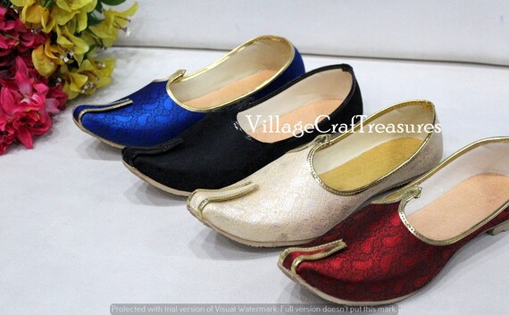 Shoes gold deals colour
