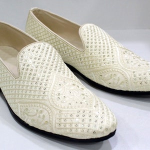 Indian Cream Shoes for groom Ethnic Traditional Punjabi Jutti For Men Groom Shoes