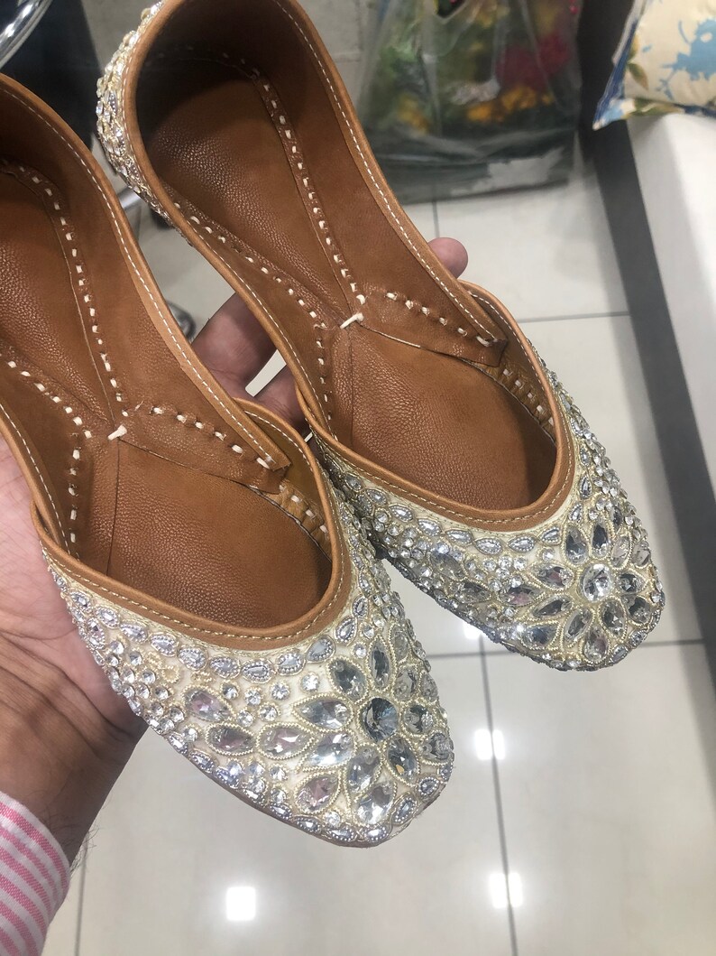 Punjabi Jutti Mojari Online Bridal Shoes Indian jutti Punjabi Jutti Mojari Online Bridal Shoes Indian jutti