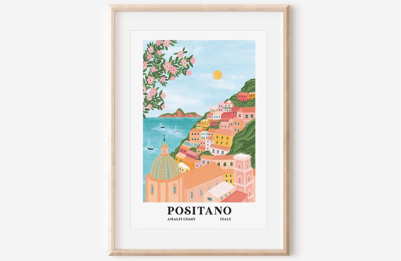 Puede incluir: Una ilustraci&oacute;n colorida de Positano, Italia, en la costa de Amalfi. La imagen presenta una ciudad construida en una ladera con edificios coloridos, una iglesia con una c&uacute;pula y un mar azul con barcos. El cielo es azul con un sol amarillo y flores rosas.