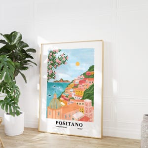 Puede incluir: Una ilustraci&oacute;n colorida de Positano, Italia, en la costa de Amalfi. La imagen presenta una ciudad costera con edificios coloridos, una iglesia con una c&uacute;pula y un cielo azul con un sol.