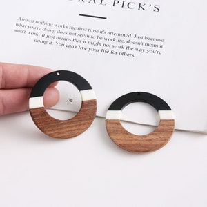 4pcs Epoxy Resin Pendants, Translucent Black Resin Findings, Wood and Resin Pendant, Color Blocked, Large Round Charm