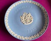 Wedgwood blue jasperware Christmas Plate 1995, Merry Christmas, Wedgwood Jasperware, jasperware plate, Wedgwood Christmas plate