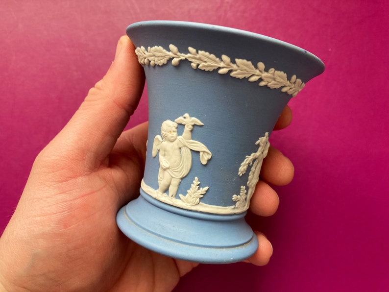english pottery Blue Wedgwood jasperware vase Wedgwood collectable. 20th century