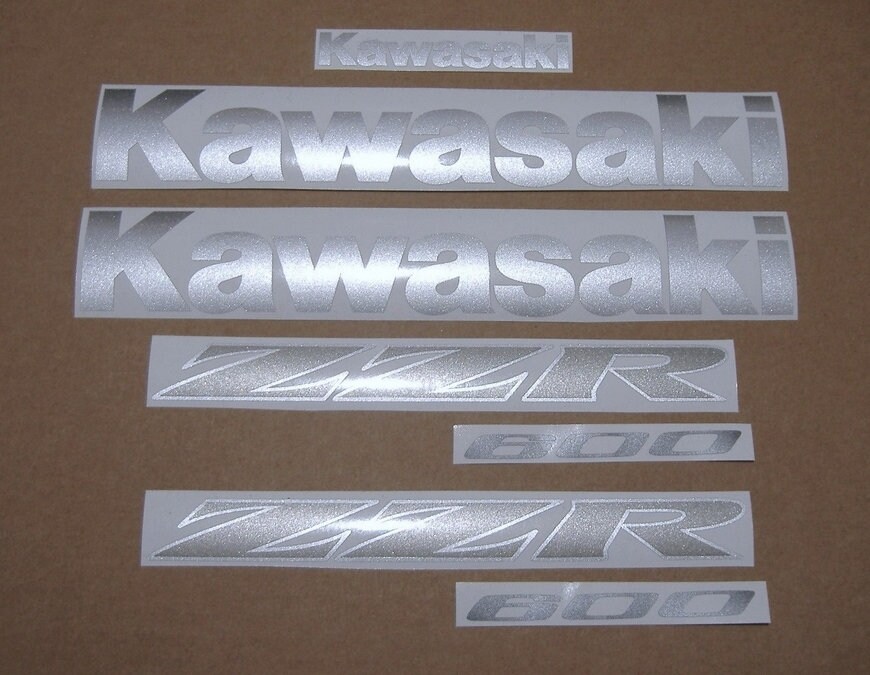 Wicked Weasel 2008・2009カタログ2冊とロゴステッカー2枚 Wicked Weasel 2008・2009カタログ2冊とロゴステッカー2枚