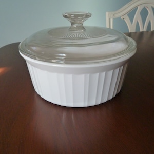 Corning Ware F-5-B French White 1.6L Round French White Covered Casserole