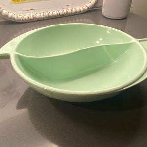 1950&#39;s Vintage Boonton Melmac Divided Serving Bowl in Seafoam (Mint) Green, Boontonware Winged Bowl