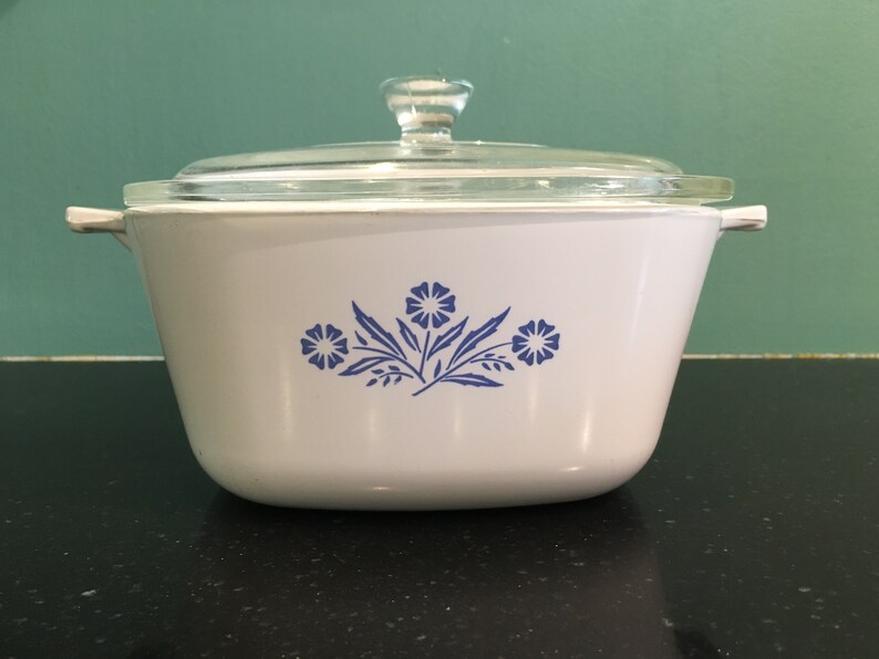 Corning Ware Blue Cornflower 1-34 Quart Casserole with Lid P-1 34-B