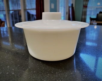 Pyrex Butter Tub with Lid, Pyrex Round #75 Model Butter Dish & Lid in Winter Frost White, 2 Available