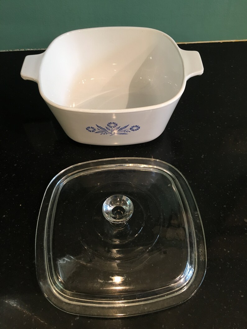 Corning Ware Blue Cornflower 1-34 Quart Casserole with Lid P-1 34-B