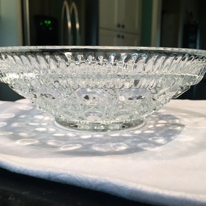 Windsor &#39;Button and Cane&#39; Clear Serving Bowl by Federal Glass