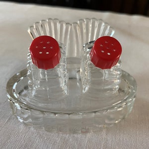 Vintage Clear Glass &quot;Turkey Tail&quot; Salt & Pepper Set