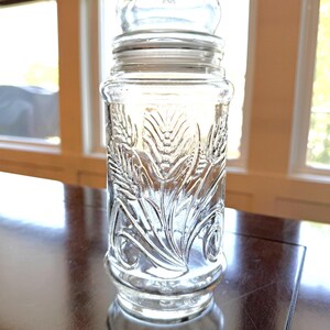 Planters Mr. Peanut Wheat Pattern Glass Jar w/Lid - Vintage 1982