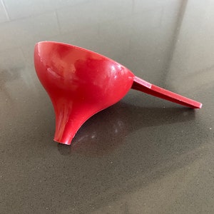 Tupperware Red Funnel, Tupperware #784-4