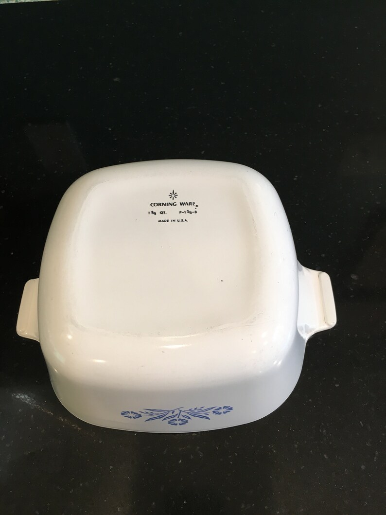 Corning Ware Blue Cornflower 1-34 Quart Casserole with Lid P-1 34-B