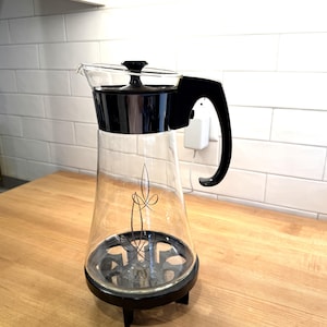 1960&#39;s Pyrexware 10-Cup Glass Coffee Carafe w/Original Lid and Warming Stand Base