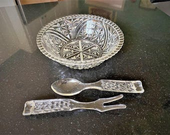 Hocking Wexford Crystal Clear Glassalat-Set: Große Schüssel mit Serviergabel und -löffel - Vintage 1960er Jahre