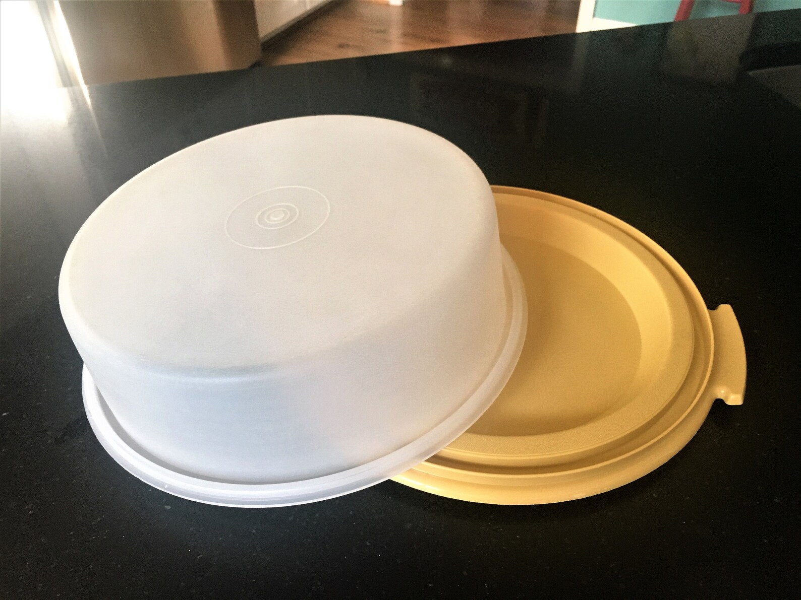 Tupperware Pie Keeper Carrier 7192 Harvest Gold White Etsy