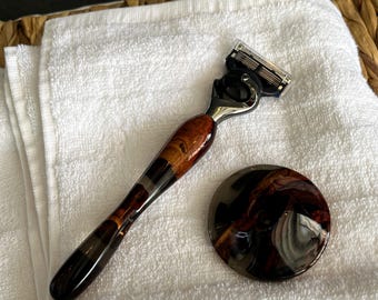 Safety razor with magnetic holder, razor stand, men&#39;s grooming kit, fusion 5 razor, groomsmen box, 5th anniversary husband gift, boss gift